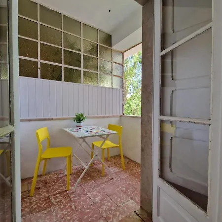 Comfortable Flat At Sao Pedro Do * Estoril